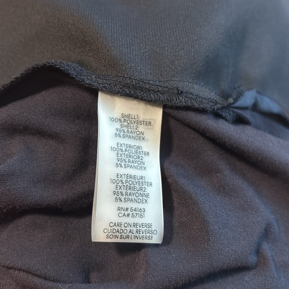 Calvin klein black long sleeve blouse sz s/ch/p
Like New - Picture 8 of 9